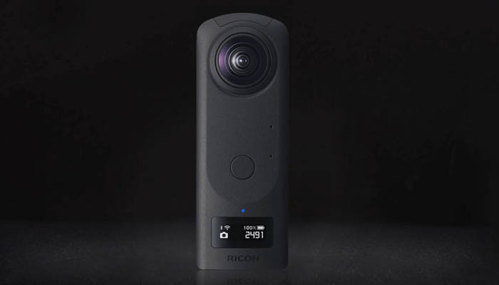 360-градусная камера Ricoh Theta Z1